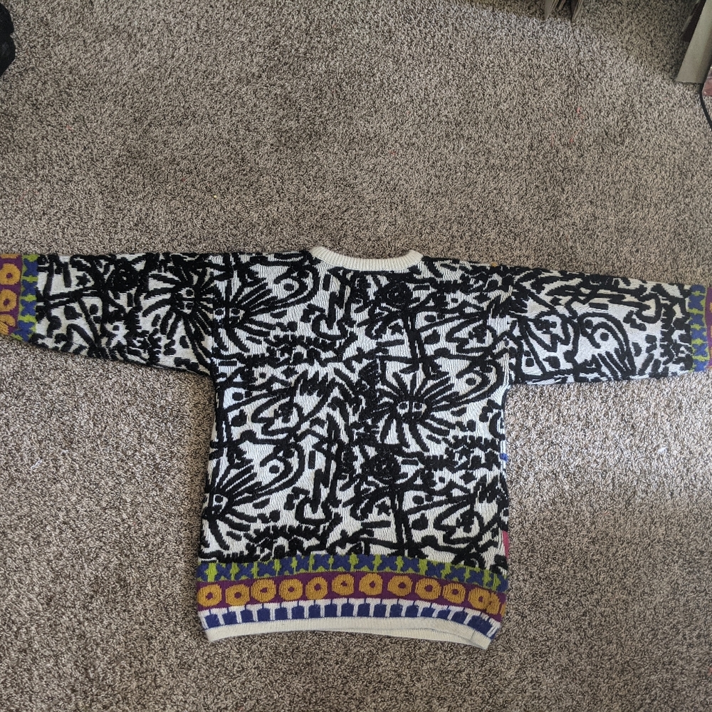 Graphic Vintage Sweater - Picture 4 of 8